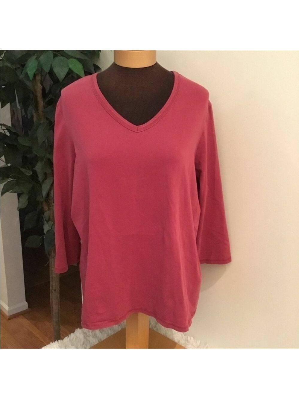 Valerie Stevens top Womans 1X pullover tee v neck dusty rose 3/4 sleeve